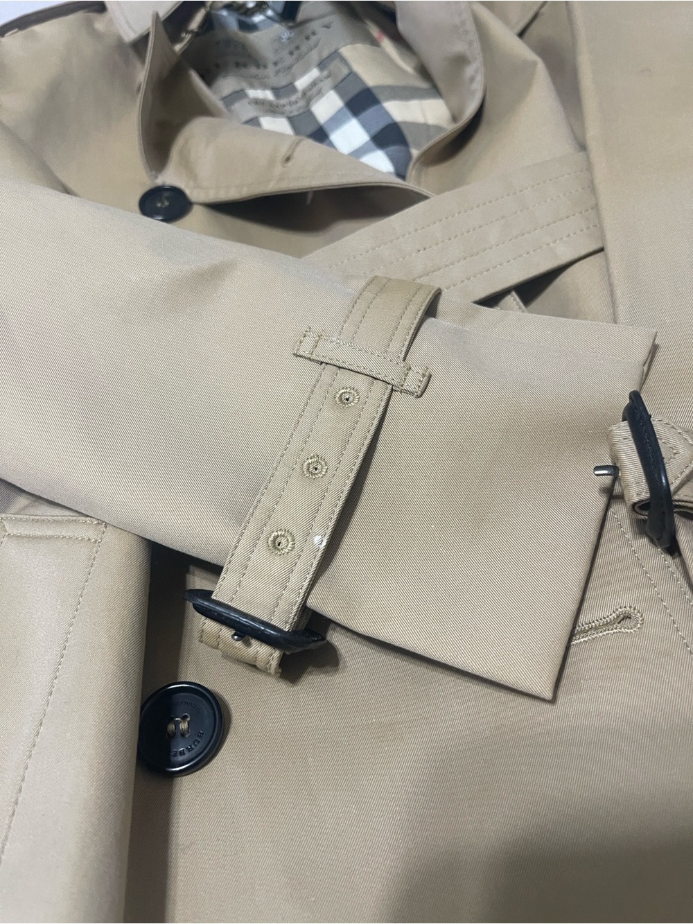Burberry Classic Double-Breasted Trench Coat - Khaki - Picture 6 of 11